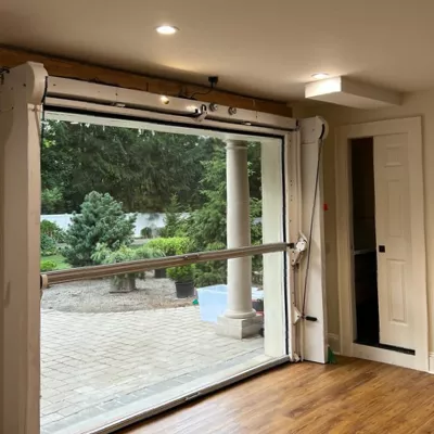 Porte de garaage Overlap Full Glass vue intérieure