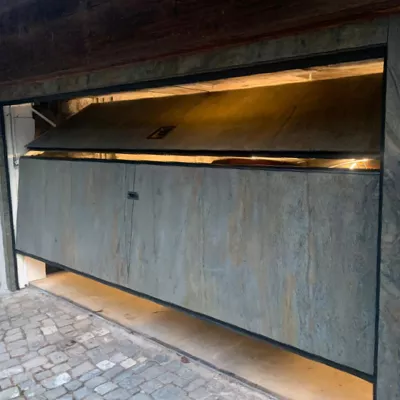 porte garage overlap vue extérieure moderne