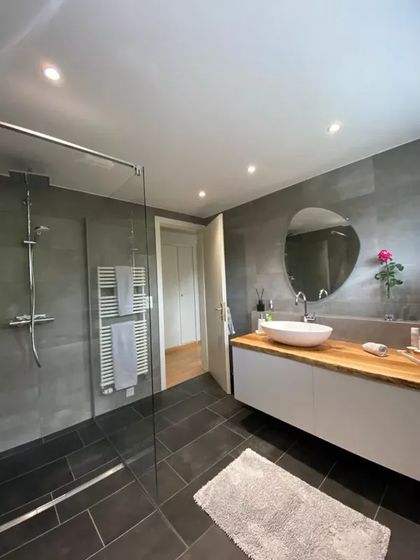 Salle de bain en cours de montage