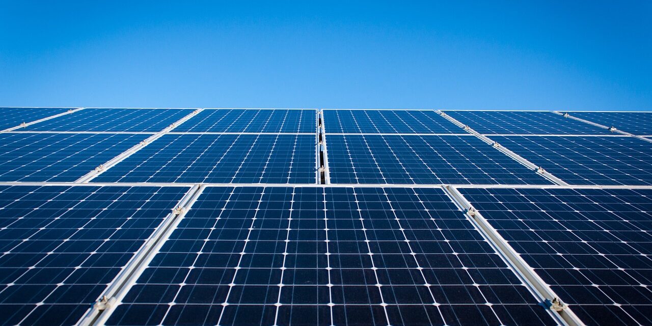 Etiquettes et Plaques PVC pour installations solaires photovoltaïques